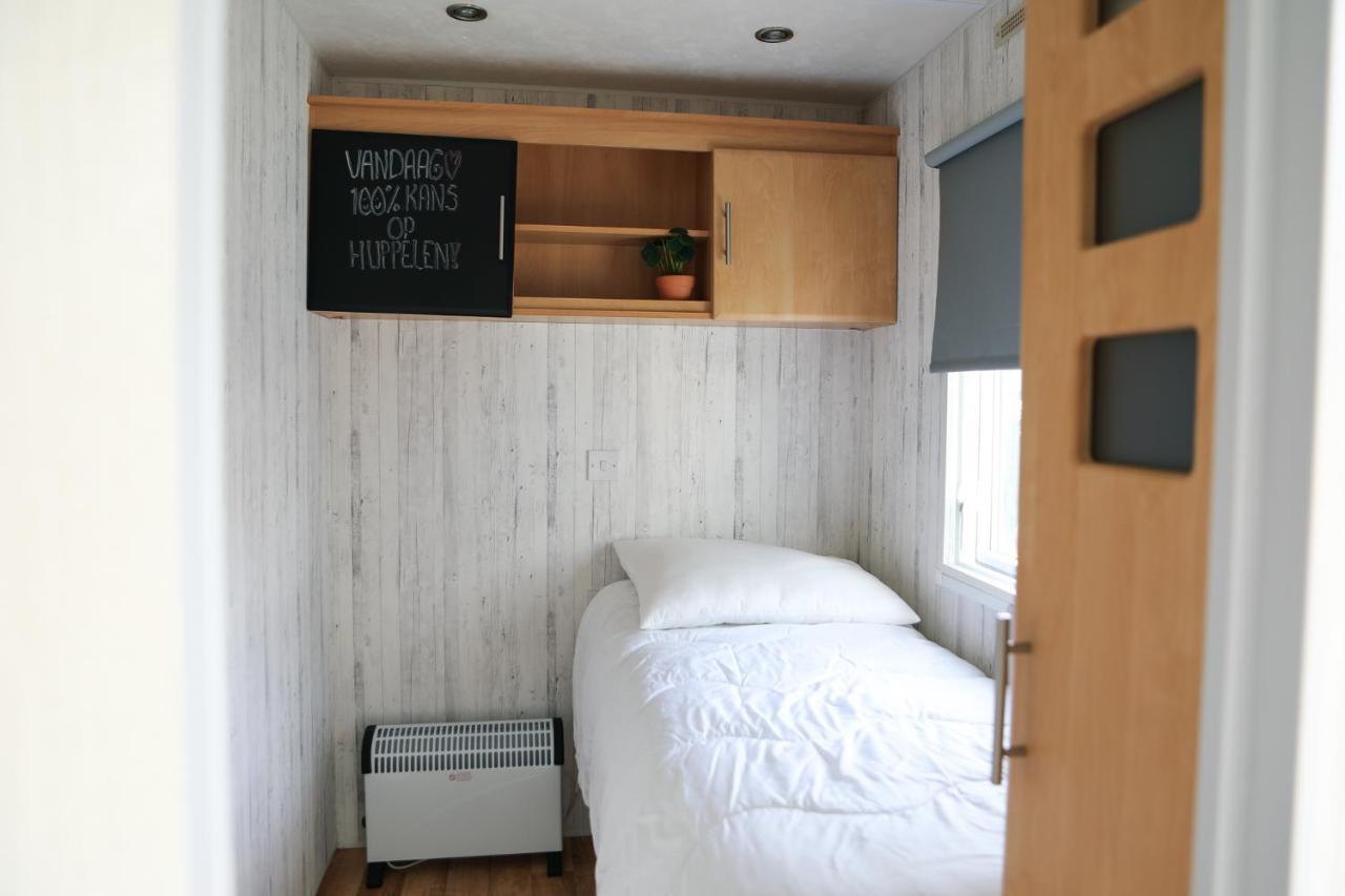 Chalet Op 5* Camping De Paardekreek Kortgene Dış mekan fotoğraf